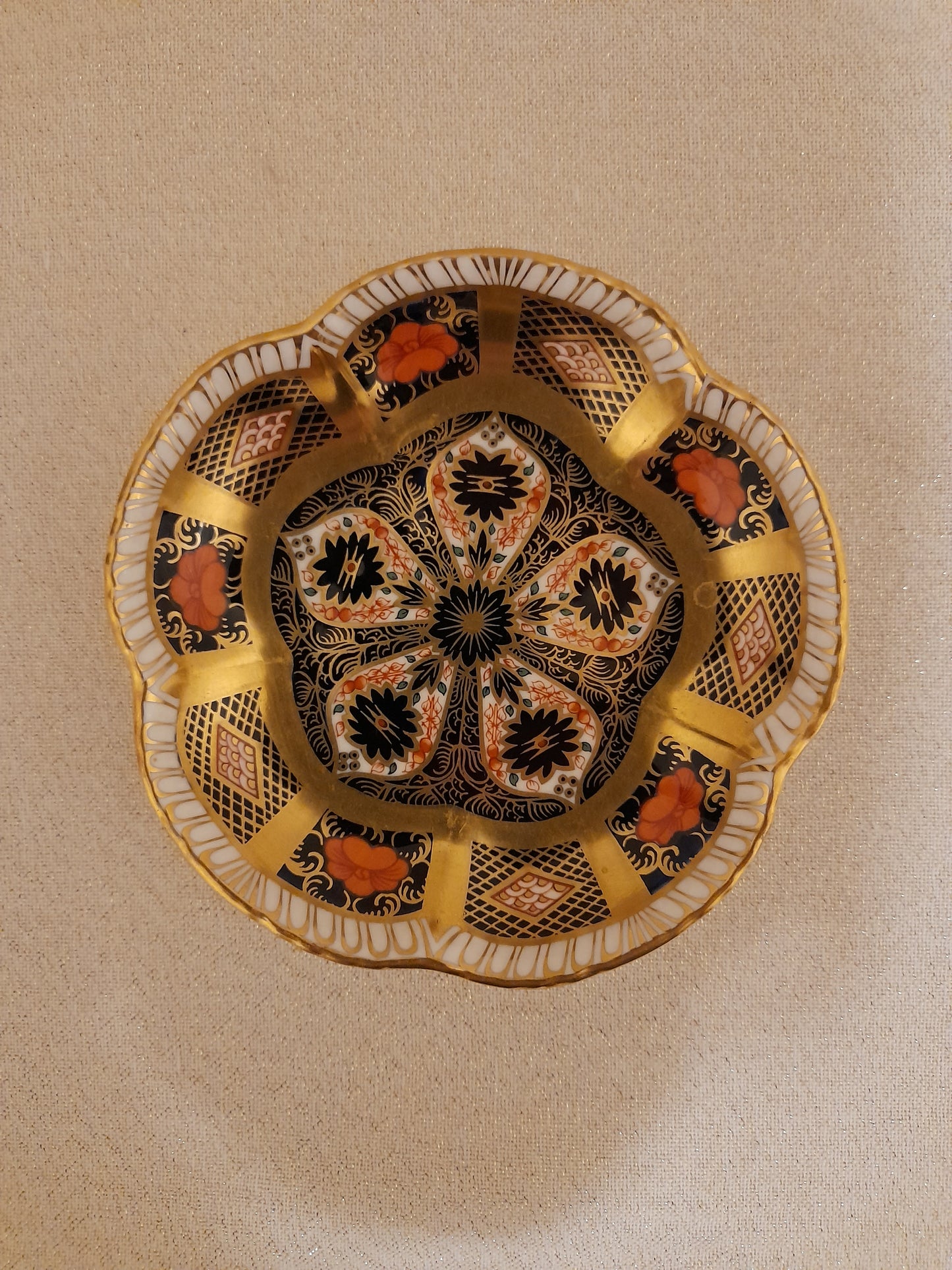 Royal Crown Derby Imari 1128 Gold Band Petal Trinket Pin Dish
