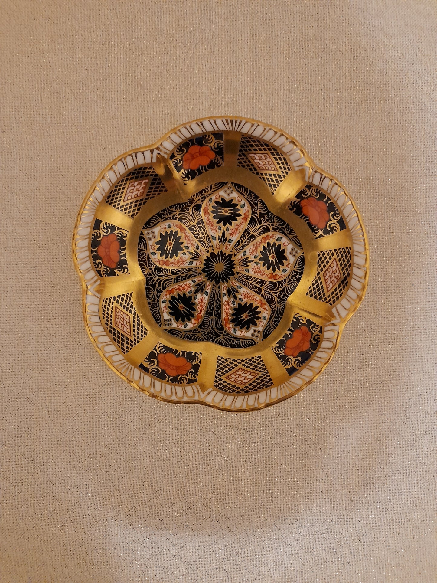 Royal Crown Derby Imari 1128 Gold Band Petal Trinket Pin Dish