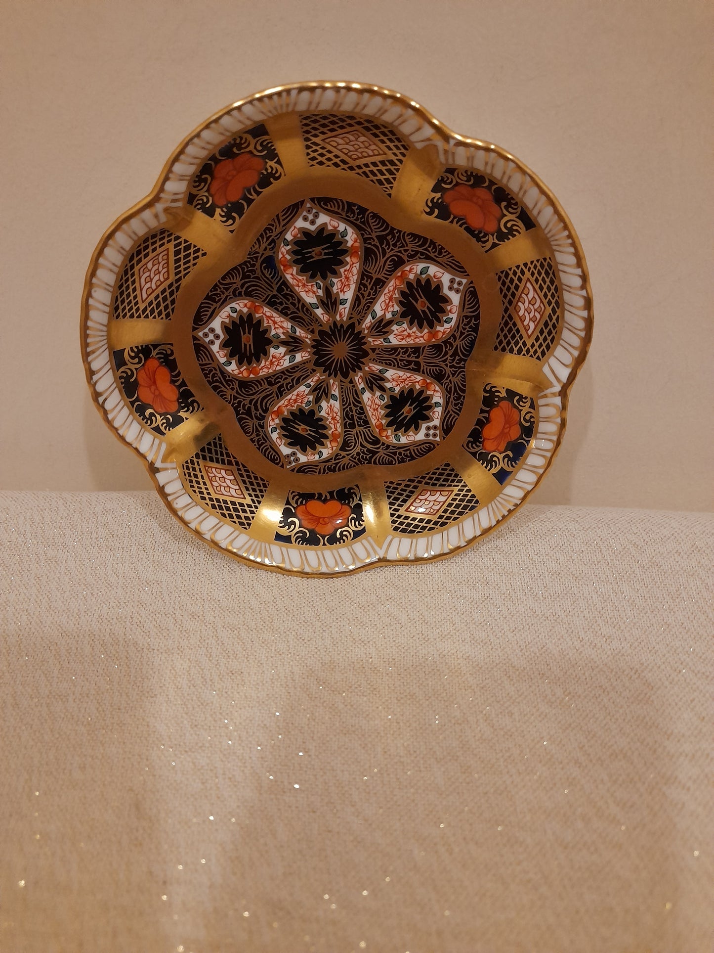 Royal Crown Derby Imari 1128 Gold Band Petal Trinket Pin Dish
