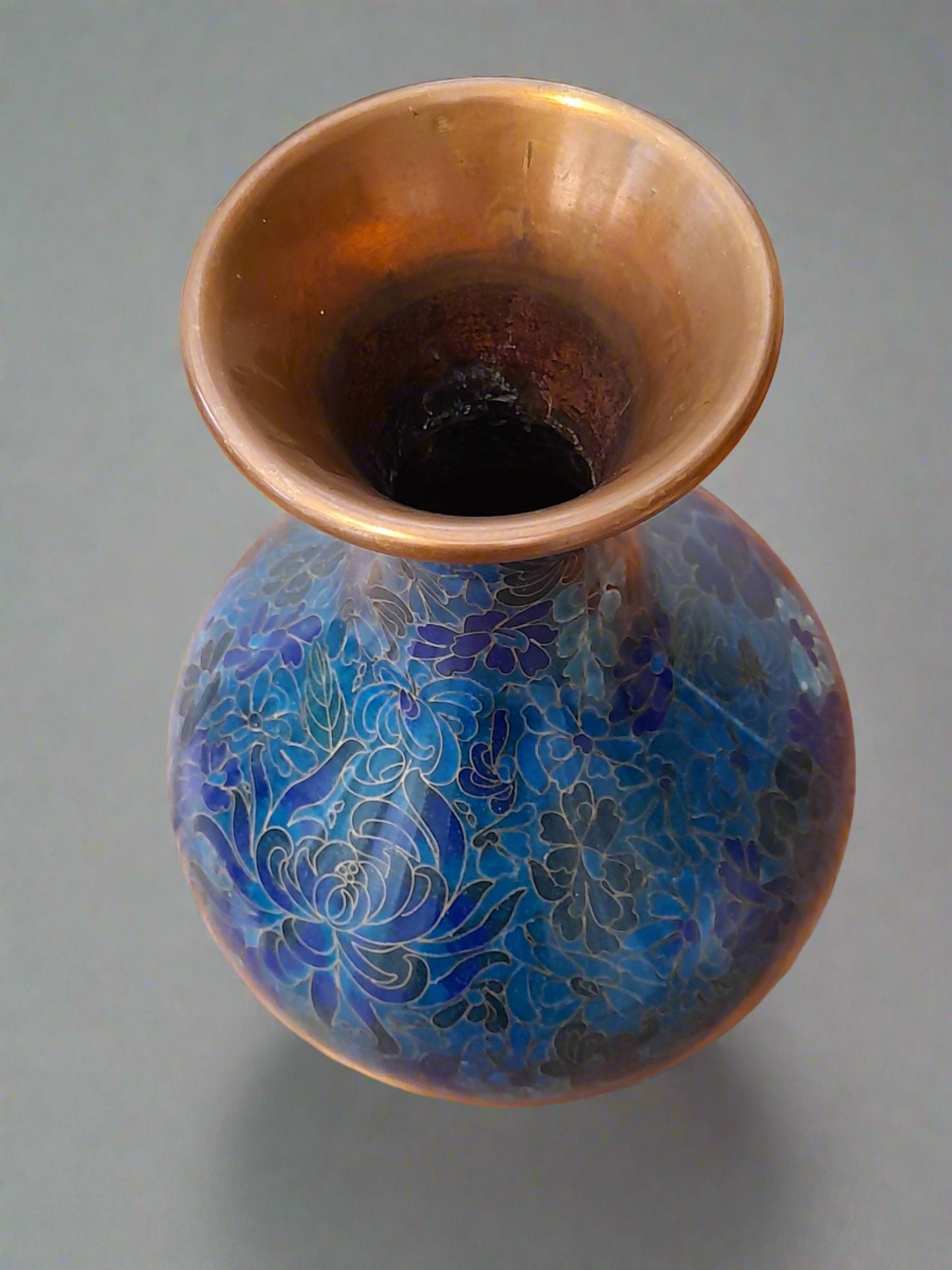 Stunning Chinese Cloisonné Vase