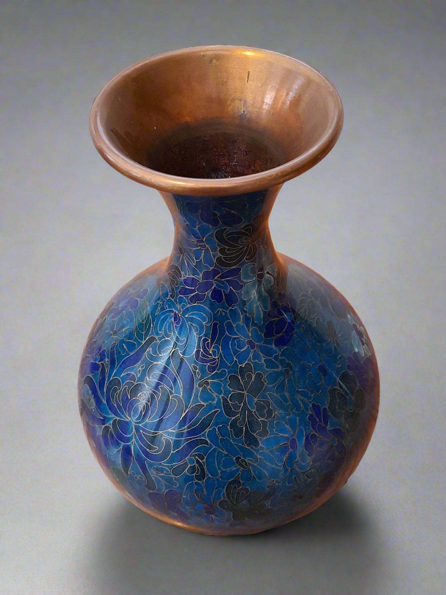 Stunning Chinese Cloisonné Vase