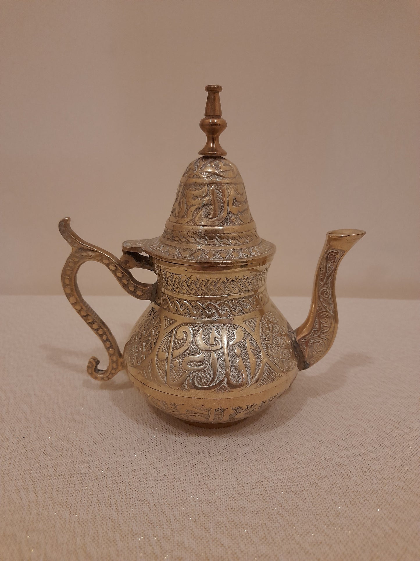 Middle Eastern/Moroccan Brass Teapot Etched Design Hinged Lid